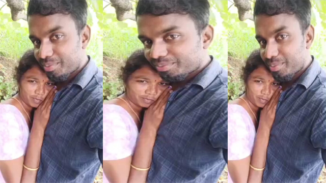 Cheater Tamil Aunty Outdoor – Having Fun With Lover