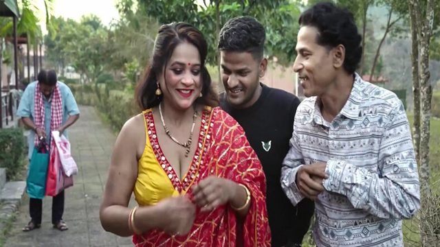 Pados Wali Bhabhi 2026 Uncut Series MoodX